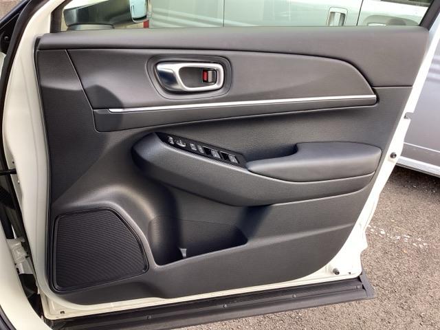 ヴェゼル ｅ：ＨＥＶＺ　ＥＴＣ／純正ナビ／バックモニター／ホンダセンシング／全周囲カメラ　パノラミックビューモニター　スマキ　Ｐトランク　フルオートエアコン　エアバッグ　両席エアバック　Ｒカメ　記録簿付　パワーウィンドウ（35枚目）