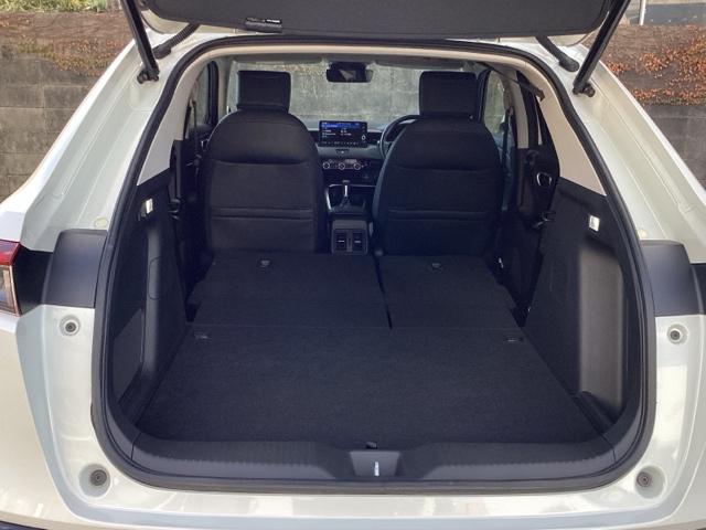 ヴェゼル ｅ：ＨＥＶＺ　ＥＴＣ／純正ナビ／バックモニター／ホンダセンシング／全周囲カメラ　パノラミックビューモニター　スマキ　Ｐトランク　フルオートエアコン　エアバッグ　両席エアバック　Ｒカメ　記録簿付　パワーウィンドウ（39枚目）