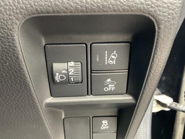 N-VAN+スタイル ファン ナビ装着用スペシャルパッケージ 充電用USBジャック(急速充電対応タイプ2個付) パーキングセンサー Bカメ キーフリー WSRS LEDヘッドランプ 整備記録簿 運転席エアバッグ スマートキー PS(28枚目)