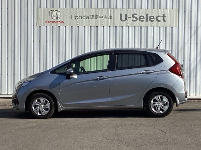 フィット 13G・F フルオート・エアーコンディショナー(プラズマクラスター技術搭載) ETC 記録簿 イモビライザー 助手席エアバック キーレス AAC パワーウィンドー スマートキ- パワステ 運転席エアバッグ ABS(10枚目)