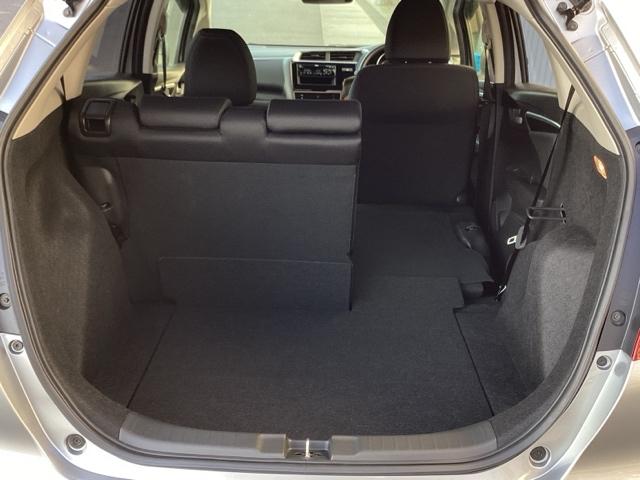 フィット 13G・F フルオート・エアーコンディショナー(プラズマクラスター技術搭載) ETC 記録簿 イモビライザー 助手席エアバック キーレス AAC パワーウィンドー スマートキ- パワステ 運転席エアバッグ ABS(33枚目)