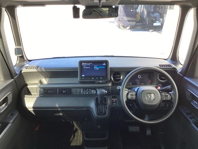 N-BOXカスタム ベースグレード ETC/ホンダセンシング/純正ナビ/バックモニター W電動ドア USB接続 Dレコ 1オーナー ベンチシート オートエアコン スマートキ LED 盗難防止装置 クルコン バックカメラ フルセグTV(2枚目)