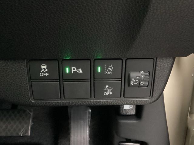 Ｎ－ＯＮＥ オリジナル　ビルトイン式のＥＴＣ車載器　プライムスムースフロントシート　記録簿　オートクルーズコントロール　サイドエアバック　クリアランスソナー　ナビ＆ＴＶ　ＬＥＤライト　ＵＳＢ　ＷＡＢ　Ｂカメラ　セキュリティ（33枚目）