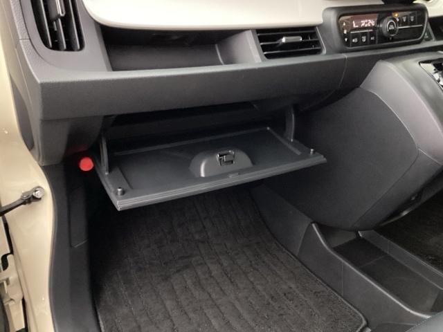 Ｎ－ＯＮＥ オリジナル　ビルトイン式のＥＴＣ車載器　プライムスムースフロントシート　記録簿　オートクルーズコントロール　サイドエアバック　クリアランスソナー　ナビ＆ＴＶ　ＬＥＤライト　ＵＳＢ　ＷＡＢ　Ｂカメラ　セキュリティ（42枚目）