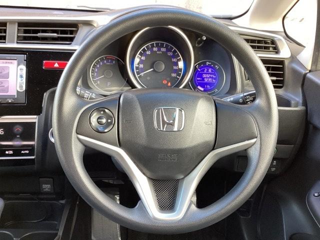 ��ɂȂ��ފ��o�̃X�e�A�����O�ł��B�����S�n�A�f�U�C�����A���쐫�ɂ���������A�C�e���ł��B