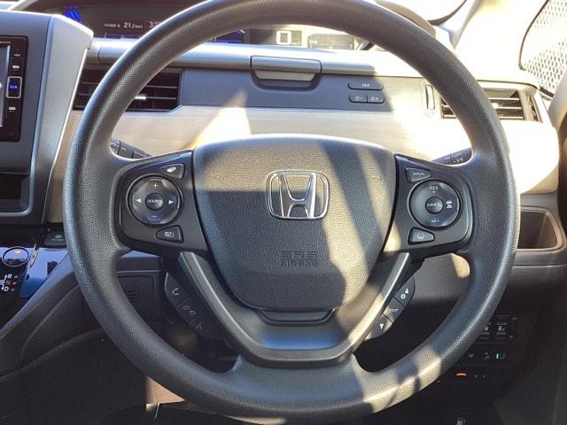 �g���������Z���V���O���ڃ~���g���[�_�[�ƒP��J�����ŁA�N���}�̑O���̏󋵂�F���B�u���[�L��X�e�A�����O�̐���Z�p�Ƌ������A���S�E���K�ȉ^�]�⎖�̉�����x�������̃V�X�e���ł�