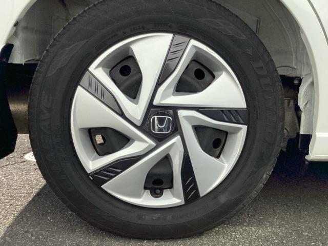 �X�`�[���z�C�[���ɂ́A�z�C�[���g�����i�z�C�[���J�o�[�j���t���Ă��܂��B