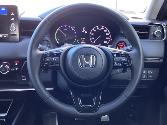 �g���������Z���V���O���ڃ~���g���[�_�[�ƒP��J�����ŁA�N���}�̑O���̏󋵂�F���B�u���[�L��X�e�A�����O�̐���Z�p�Ƌ������A���S�E���K�ȉ^�]�⎖�̉�����x�������̃V�X�e���ł�