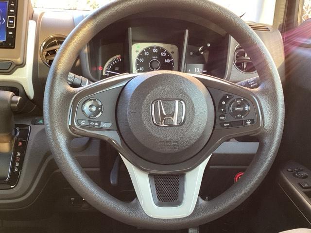 �g���������Z���V���O���ڃ~���g���[�_�[�ƒP��J�����ŁA�N���}�̑O���̏󋵂�F���B�u���[�L��X�e�A�����O�̐���Z�p�Ƌ������A���S�E���K�ȉ^�]�⎖�̉�����x�������̃V�X�e���ł�