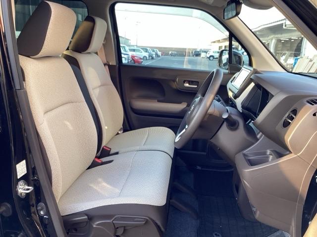 �t�����g�V�[�g�̓x���`�V�[�g�ł��B�x���`�V�\�g�͉^�]�ȂƏ���Ȃ̈ړ����X���[�Y�I�������ԏ�ł̏��~��ɕ֗��ł��B