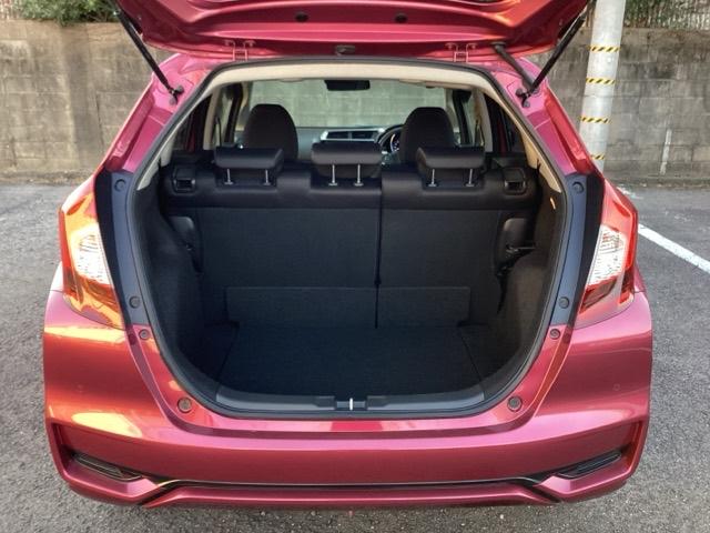 ����ȃe�[���Q�[�g�ł��B���L�A�Ⴂ���ʂő傫�ȉו��̏o�����ꂪ�ȒP�ɂȂ�܂��B	�R���p�N�g�{�f�B�[�Ȃ̂ɁA�׎��͂���ȂɍL�X�I��������ו����ς߂܂���B