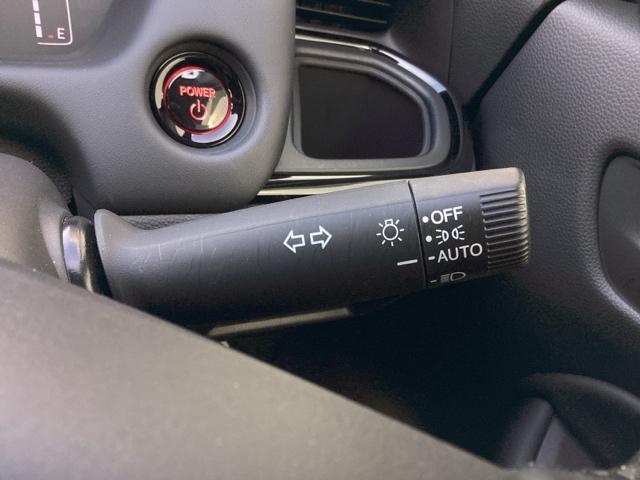 フィット e:HEVホームブラックスタイル ETC/純正ナビ/バックモニター/ホンダセンシング パワーウィンドウ パワーステアリング 地デジチューナー Bカメラ フルオートエアコン オートクルーズコントロール LEDライト サイドSRS VSA(30枚目)