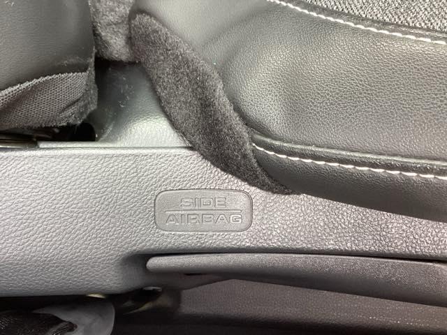 フィット e:HEVホームブラックスタイル ETC/純正ナビ/バックモニター/ホンダセンシング パワーウィンドウ パワーステアリング 地デジチューナー Bカメラ フルオートエアコン オートクルーズコントロール LEDライト サイドSRS VSA(35枚目)