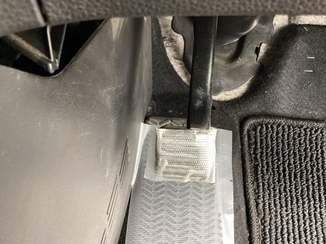 �p�[�L���O�u���[�L�̓t�b�g���Ȃ̂ŉ^�]�ȂƏ���Ȃ̊Ԃ͂�������A�ړ����y�X�ł��B�����Ǝ肪�͂��ʒu�ɂ`�s�Z���N�g���o�[��G�A�R���X�C�b�`�Ȃǂ����葀�쐫�ɗD��Ă��܂�