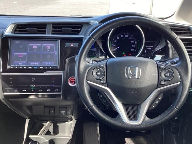 ��ɂȂ��ފ��o�̃X�e�A�����O�ł��B�����S�n�A�f�U�C�����A���쐫�ɂ���������A�C�e���ł�