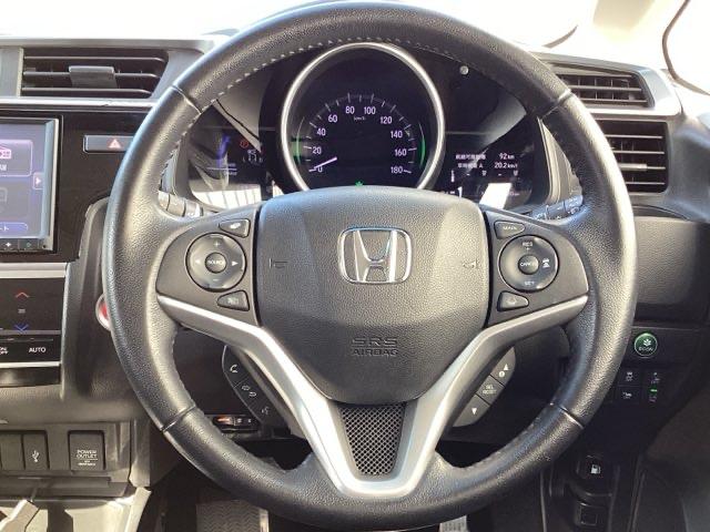 �g���������Z���V���O���ڃ~���g���[�_�[�ƒP��J�����ŁA�N���}�̑O���̏󋵂�F���B�u���[�L��X�e�A�����O�̐���Z�p�Ƌ������A���S�E���K�ȉ^�]�⎖�̉�����x�������̃V�X�e���ł�