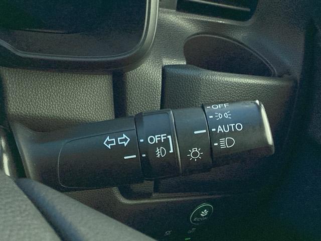 �y�I�[�g���C�g�i�`�t�s�n�j�z�O�̖��邳���V�X�e�������m���āA�����Ńw�b�h���C�g���_�����܂��B�w�b�h���C�g���Y���h���֗��@�\�ł�