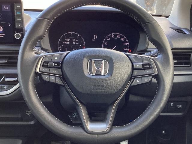 �g���������Z���V���O���ڃ~���g���[�_�[�ƒP��J�����ŁA�N���}�̑O���̏󋵂�F���B�u���[�L��X�e�A�����O�̐���Z�p�Ƌ������A���S�E���K�ȉ^�]�⎖�̉�����x�������̃V�X�e���ł�