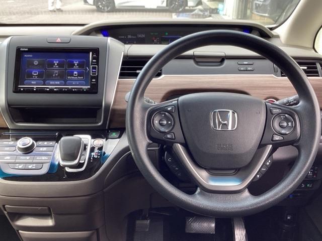 ��ɂȂ��ފ��o�̃X�e�A�����O�ł��B�����S�n�A�f�U�C�����A���쐫�ɂ���������A�C�e���ł�