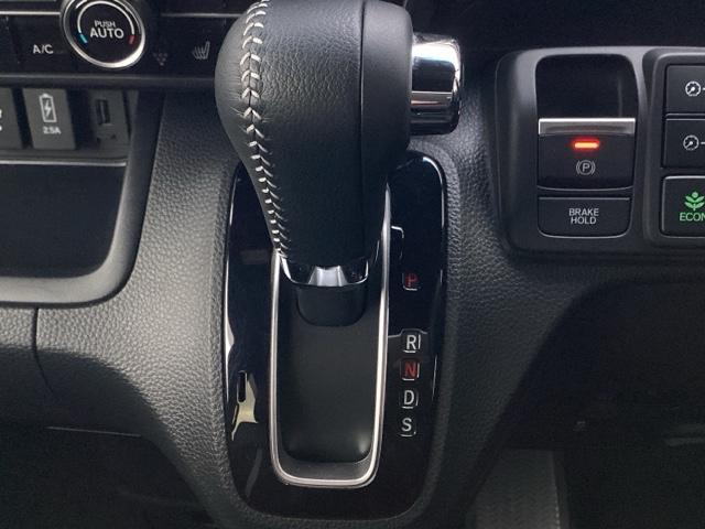 N-BOXカスタム Lターボ ETC/純正ナビ/バックモニター/ホンダセンシング Wパワスラ スマキ プリクラッシュセーフティー 地デジ対応 後カメラ シートH ESC サイドエアバック ECON USBポート DVD再生可(22枚目)