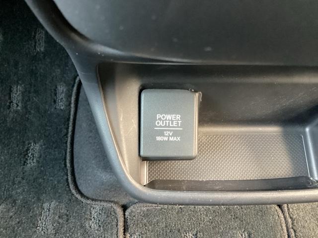 フリード＋ Ｇ・ホンダセンシング　スマートキーシステム　衝突被害軽減装置　Ａストップ　ＰＷ　後カメラ　パワーステアリング　ＤＶＤ再生　横滑り防止装置　イモビライザー　オートクルーズコントロール　ＥＴＣ車載器（28枚目）