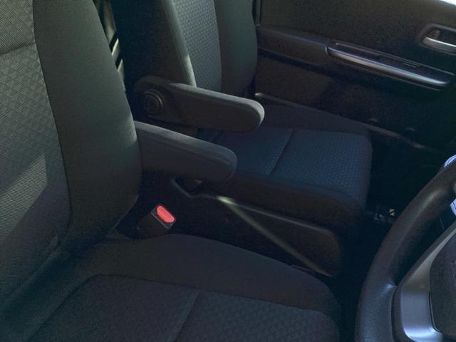 フリード＋ Ｇ・ホンダセンシング　スマートキーシステム　衝突被害軽減装置　Ａストップ　ＰＷ　後カメラ　パワーステアリング　ＤＶＤ再生　横滑り防止装置　イモビライザー　オートクルーズコントロール　ＥＴＣ車載器（37枚目）