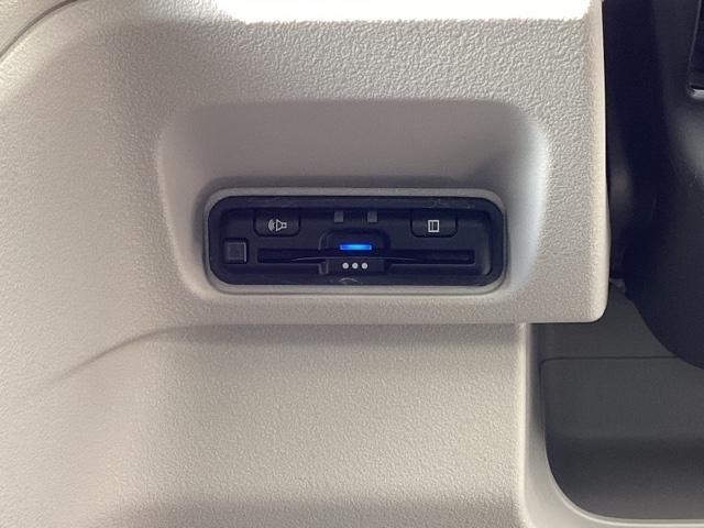Ｎ－ＢＯＸ ベースグレード　運転席＆助手席シートヒーター／ＬＥＤライト／メモリーナビ　ＥＣＯＮ　Ｓヒーター　ＬＥＤヘットライト　ワンオーナ　キーフリーシステム　盗難防止装置　パワーウインドー　ナビＴＶ　スマートキーシステム（15枚目）