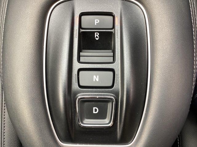 �`�s�Z���N�g���o�[�̑���Ɏw��ő��삷��G���N�g���b�N�M�A�Z���N�^�[���̗p�B�X�}�[�g�ȑ��삪�y���߂܂�