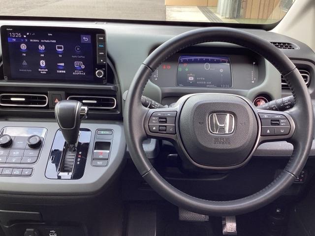 ��ɂȂ��ފ��o�̃X�e�A�����O�ł��B�����S�n�A�f�U�C�����A���쐫�ɂ���������A�C�e���ł�