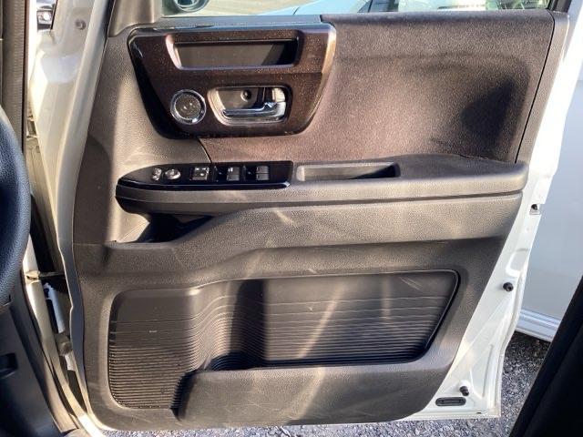 Ｎ－ＢＯＸカスタム Ｇ・Ｌホンダセンシング　ＥＴＣ／純正ナビ／バックモニター／ホンダセンシング　ベンチ　記録簿付き　助手席エアバック　クリソナ　エアＢ　バックアイカメラ　地デジフルセグＴＶ　キーフリーシステム　スマートキーＰスタート　ＥＳＣ（38枚目）