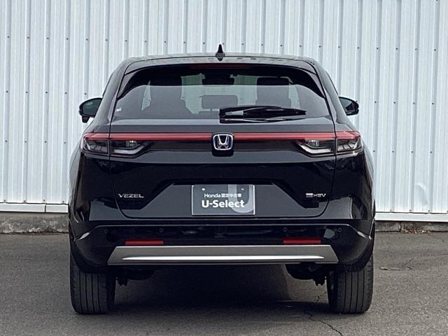 ヴェゼル ｅ：ＨＥＶＺ　ＥＴＣ／純正ナビ／バックモニター／ホンダセンシング　Ｓヒータ　地デジフルセグＴＶ　定期点検記録簿　サイドエアバッグ　後カメラ　前後障害物センサー　横滑防止装置　エアコン　ＬＥＤヘットライト　パワステ（9枚目）