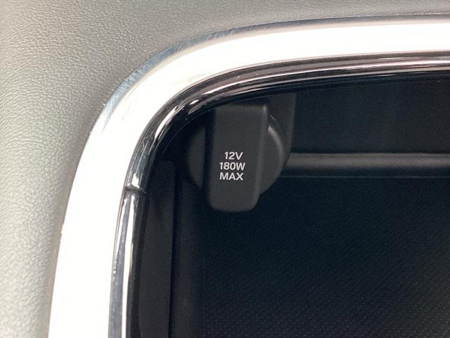 ヴェゼル ｅ：ＨＥＶＺ　ＥＴＣ／純正ナビ／バックモニター／ホンダセンシング　Ｓヒータ　地デジフルセグＴＶ　定期点検記録簿　サイドエアバッグ　後カメラ　前後障害物センサー　横滑防止装置　エアコン　ＬＥＤヘットライト　パワステ（22枚目）