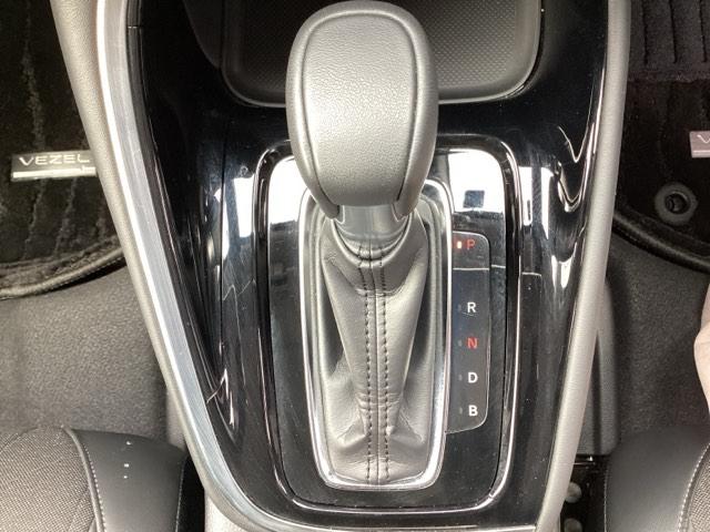 ヴェゼル ｅ：ＨＥＶＺ　ＥＴＣ／純正ナビ／バックモニター／ホンダセンシング　Ｓヒータ　地デジフルセグＴＶ　定期点検記録簿　サイドエアバッグ　後カメラ　前後障害物センサー　横滑防止装置　エアコン　ＬＥＤヘットライト　パワステ（23枚目）