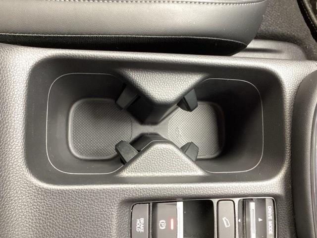 ヴェゼル ｅ：ＨＥＶＺ　ＥＴＣ／純正ナビ／バックモニター／ホンダセンシング　Ｓヒータ　地デジフルセグＴＶ　定期点検記録簿　サイドエアバッグ　後カメラ　前後障害物センサー　横滑防止装置　エアコン　ＬＥＤヘットライト　パワステ（25枚目）