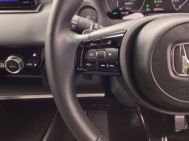 ヴェゼル ｅ：ＨＥＶＺ　ＥＴＣ／純正ナビ／バックモニター／ホンダセンシング　Ｓヒータ　地デジフルセグＴＶ　定期点検記録簿　サイドエアバッグ　後カメラ　前後障害物センサー　横滑防止装置　エアコン　ＬＥＤヘットライト　パワステ（27枚目）