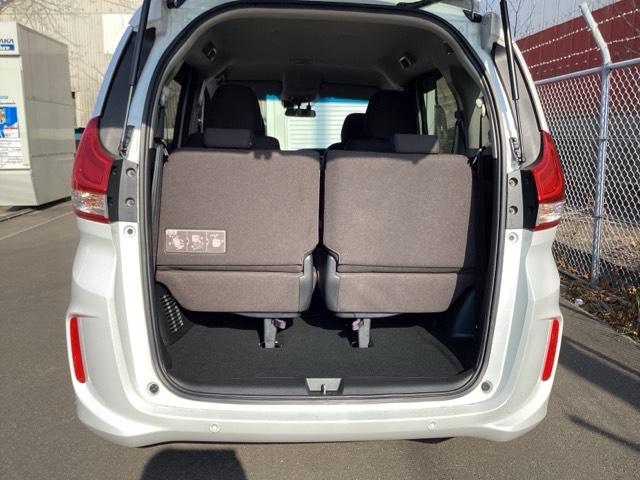 フリードハイブリッド ハイブリッド・Ｇホンダセンシング　ＥＴＣ／純正ナビ／バックモニター／ホンダセンシング　スマキ－　両Ｐスラドア　前後ソナー　Ｄレコ　Ａクルコン　ＬＥＤヘットランプ　整備記録簿　ナビＴＶ　Ｂカメラ　フルセグ地デジ　アイストップ　ＤＶＤ再生（18枚目）