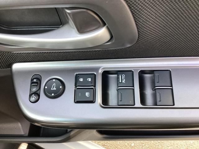 フリードハイブリッド ハイブリッド・Ｇホンダセンシング　ＥＴＣ／純正ナビ／バックモニター／ホンダセンシング　スマキ－　両Ｐスラドア　前後ソナー　Ｄレコ　Ａクルコン　ＬＥＤヘットランプ　整備記録簿　ナビＴＶ　Ｂカメラ　フルセグ地デジ　アイストップ　ＤＶＤ再生（39枚目）