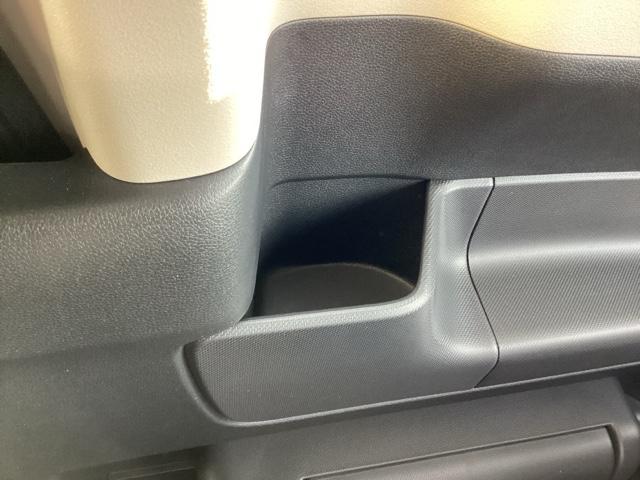 フリードハイブリッド ハイブリッド・Ｇホンダセンシング　ＥＴＣ／純正ナビ／バックモニター／ホンダセンシング　スマキ－　両Ｐスラドア　前後ソナー　Ｄレコ　Ａクルコン　ＬＥＤヘットランプ　整備記録簿　ナビＴＶ　Ｂカメラ　フルセグ地デジ　アイストップ　ＤＶＤ再生（41枚目）