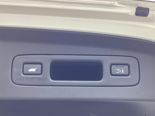 ヴェゼル ｅ：ＨＥＶＺ　ブラインドスポットインフォメーション／ハンズフリーアクセスパワーテールゲート（予約クローズ機能付　Ｓヒータ　地デジフルセグＴＶ　定期点検記録簿　サイドエアバッグ　後カメラ　前後障害物センサー　エアコン（39枚目）