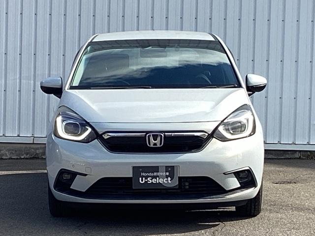 �{�f�B�[�J���[�͔��ł��B