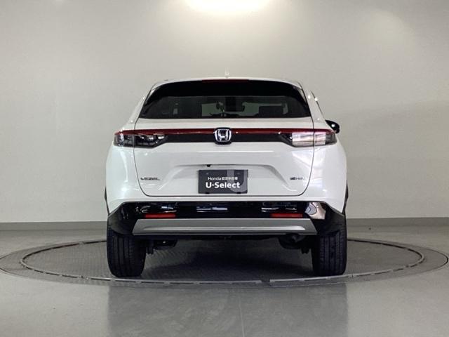 ヴェゼル ｅ：ＨＥＶＺ　ドラレコ　ナビ　Ｒカメラ　ブルートゥース　Ｓヒータ　地デジフルセグＴＶ　定期点検記録簿　電動テールゲート　サイドエアバッグ　後カメラ　前後障害物センサー　横滑防止装置　エアコン　ＬＥＤヘットライト（9枚目）