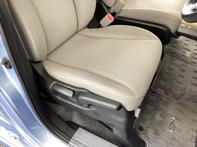 フリードハイブリッド ジャストセレクション　純正メモリーナビ　両側電動スライドドア　スマキー　イモビ　横滑り防止システム　１セグ　両電動スライドドア　ＤＶＤ再生可　ナビＴＶ　運転席エアバッグ　キーレスエントリーシステム　ＡＵＴＯエアコン　ＡＢＳ（54枚目）