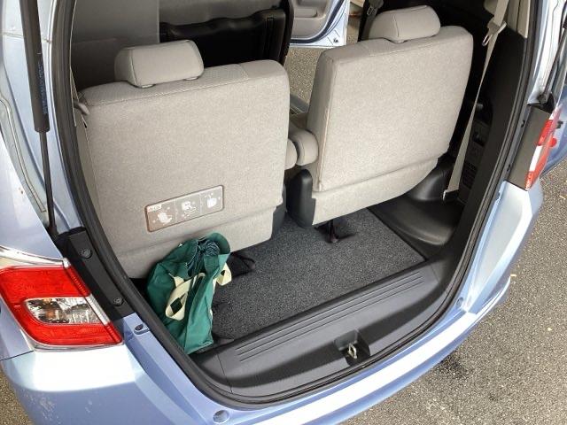 フリードハイブリッド ジャストセレクション　純正メモリーナビ　両側電動スライドドア　スマキー　イモビ　横滑り防止システム　１セグ　両電動スライドドア　ＤＶＤ再生可　ナビＴＶ　運転席エアバッグ　キーレスエントリーシステム　ＡＵＴＯエアコン　ＡＢＳ（64枚目）