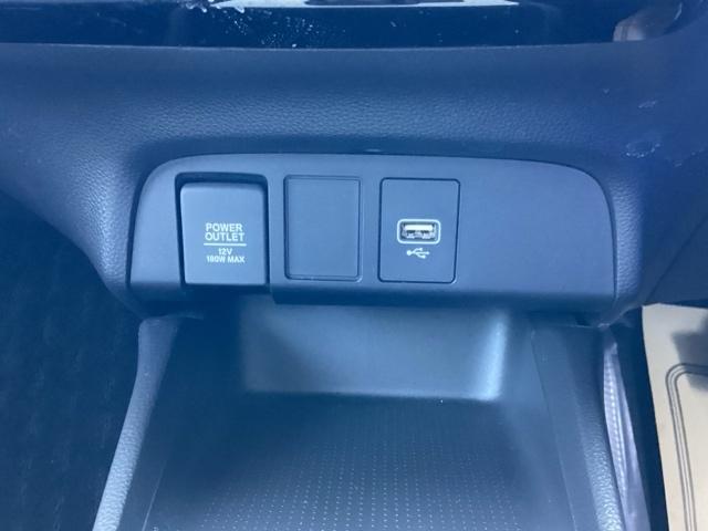 �y�A�N�Z�T���[�\�P�b�g�i�d���\�P�b�g�j�z�d������P�[�u�����Ȃ��΁A�X�}�[�g�t�H���Ȃǂ̓d�q�@��̏[�d�Ȃǂ��s�����Ƃ��ł��܂��B�Q�[���@���A�J�����̏[�d�ɂ��֗��ł��ˁB