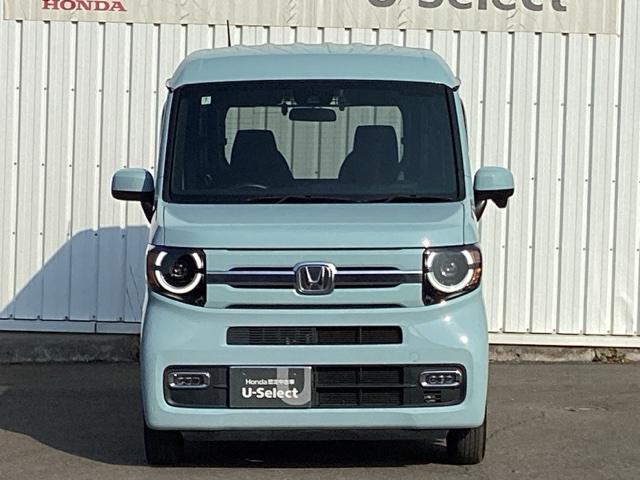 �k�d�c�w�b�h���C�g�𑕔����Ă��܂��B�k�d�c�w�b�h���C�g�͂ƂĂ����邭�A�J�̓����ԑ��s�����S�E���S�ł��B�I�[�g���C�g�R���g���[���t���Ŏ��̖͂��邳�ɉ����Ď����œ_���E�������܂�