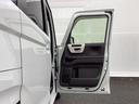 開口部が広いため、荷物を抱えた状態での乗り入れも楽に行えます。ドアポケット収納も充実しております。