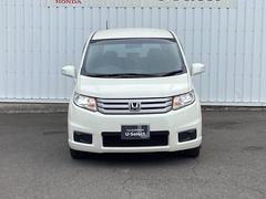 ディスチャージヘッドライト（ＨＩＤ）が、夜の運転をサポートします。 6