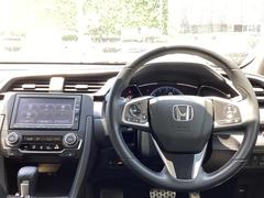 Ｈｏｎｄａ認定中古車Ｕ−Ｓｅｌｅｃｔは３つの安心をお約束します。■Ｈｏｎｄａ車のプロが整備した安心■第三者機関がチェックした安心■購入後もＨｏｎｄａが保証する安心 3
