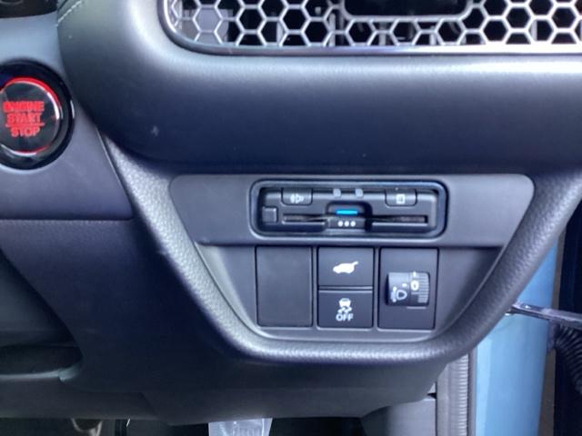 ＺＲ－Ｖ Ｘ　ナビ　フルセグ　リヤカメラ　ＬＥＤヘッドライ　Ｂカメラ　ＡＡＣ　盗難防止装置　ＶＳＡ　ＥＴＣ　パワーステアリング　ドライブレコーダー　運転席エアバッグ　ＵＳＢ　ターボ　サイドエアバック　スマートキー（15枚目）