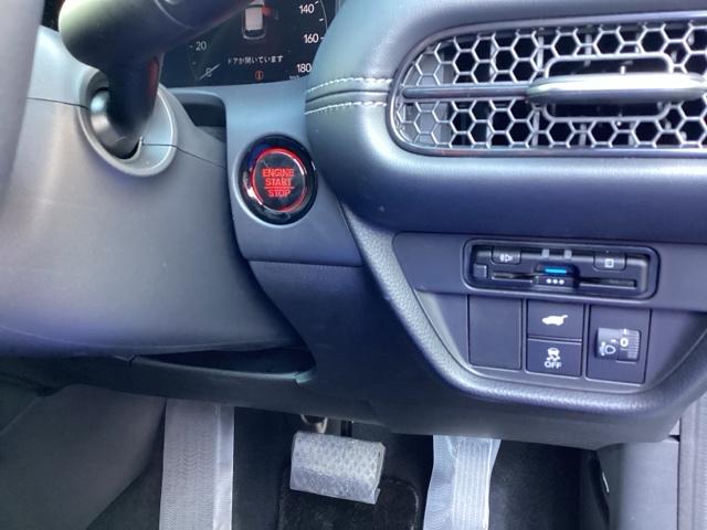 ＺＲ－Ｖ Ｘ　ナビ　フルセグ　リヤカメラ　ＬＥＤヘッドライ　Ｂカメラ　ＡＡＣ　盗難防止装置　ＶＳＡ　ＥＴＣ　パワーステアリング　ドライブレコーダー　運転席エアバッグ　ＵＳＢ　ターボ　サイドエアバック　スマートキー（16枚目）